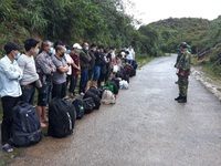 Bắt giữ 31 người nhập cảnh trái phép từ Trung Quốc về Việt Nam