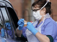 Việc xét nghiệm virus SARS-CoV-2 tại Anh bị gián đoạn do sự cố từ nhà cung cấp