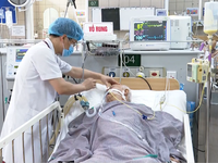 Thêm nhiều bệnh nhân vào viện vì pate Minh Chay, thuốc giải độc rất hiếm