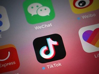 Tổng thống Donald Trump 'cấm cửa' TikTok và WeChat tại Mỹ