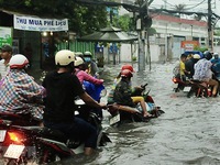 TP.HCM ngập nặng sau cơn mưa lớn