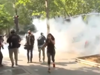 Cảnh sát Pháp giải tán biểu tình tại Paris