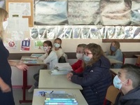 Số ca nhiễm COVID-19 tăng cao, Pháp đóng cửa 22 trường học