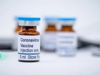 Không nên kỳ vọng vào việc phổ biến vaccine ngừa COVID-19