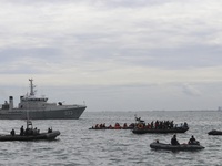 Các lực lượng Indonesia hoạt động hết công suất tìm kiếm máy bay bị rơi xuống biển