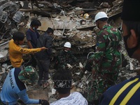 Động đất tiếp tục rung chuyển tỉnh Tây Sulawesi của Indonesia