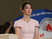 Hoa hậu Lương Thùy Linh ngả mũ xin thua trước sự thông minh của SV 2020