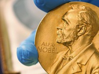 Nobel 2021 - Giải pháp cho những vấn đề nóng được vinh danh