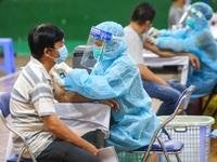 TP Hồ Chí Minh kiến nghị sớm tiêm vaccine mũi 3 cho công nhân