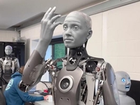 Robot có biểu cảm giống con người