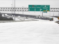 Mỹ ban bố tình trạng thảm họa tại bang Texas do bão tuyết