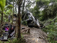Xe bus chở học sinh lao xuống vực ở Indonesia, ít nhất 27 người thiệt mạng