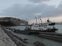 Thế giới trước nguy cơ thiếu… giấy vệ sinh vì tắc nghẽn kênh đào Suez