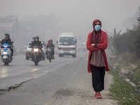 Khói bụi bao trùm từ hàng trăm đám cháy rừng, Nepal đóng cửa trường học trên cả nước