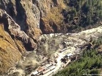 Vỡ sông băng ở dãy Himalaya, ít nhất 8 người thiệt mạng