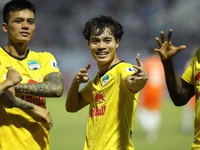 SHB Đà Nẵng 0-2 Hoàng Anh Gia Lai: Văn Toàn, Công Phượng lập công, HAGL lấy lại ngôi đầu V.league 2021