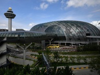 Sân bay Changi trở thành ổ dịch lớn nhất, Singapore siết chặt phòng dịch