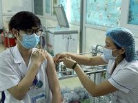 Chính phủ tạo mọi điều kiện cho TP Hồ Chí Minh nhập khẩu vaccine phòng COVID-19