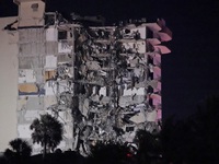 Mỹ: Sập tòa nhà cao tầng ở Miami khiến 1 người thiệt mạng, khoảng 100 người mất tích