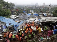 Gia tăng thương vong trong vụ sập nhà ở Ấn Độ, số người tử vong tăng lên hơn 30