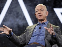Jeff Bezos rời ghế CEO Amazon, người kế nhiệm là ai?