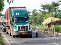 Xem xét phân luồng riêng cho phương tiện vận tải hàng hóa có thông tin phòng chống dịch
