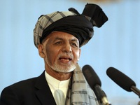 Tổng thống Afghanistan Ghani từ chức, đáp máy bay sang Tajikistan
