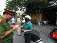 Hà Nội: Xử phạt hơn 1.300 trường hợp vi phạm phòng, chống dịch trong ngày 2/9