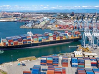 Ngành vận tải biển toàn cầu đối mặt với thách thức từ giá cước cao kỷ lục
