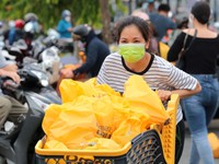 TP Hồ Chí Minh siết chặt giãn cách, các siêu thị cung ứng hàng hoá thế nào?