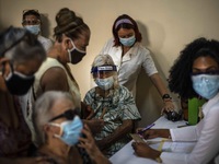 Cuba có thể là quốc gia đầu tiên tiêm vaccine COVID-19 cho tất cả người dân trước cuối năm 2021