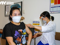 Hà Nội đạt kỷ lục tiêm vaccine COVID-19 cho hơn 400.000 người/ngày