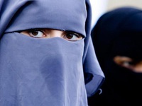 Doanh số burqa tăng vọt sau khi Taliban lên nắm quyền tại Afghanistan