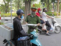 Hà Nội: Thông báo mới về thủ tục cấp Giấy đi đường cho 6 nhóm đối tượng trong Vùng 1