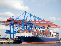 Giảm một số chi phí hàng hải hỗ trợ doanh nghiệp vận tải biển