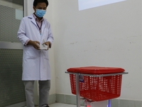 Robot helps keep medical workers safe from coronavirus