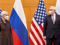 Mỹ - Nga gặp nhau giữa lúc hai bên ngổn ngang bất đồng
