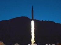 Tên lửa Triều Tiên bay theo quỹ đạo bất thường