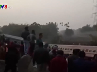 Ấn Độ: Tàu hỏa trật đường ray, nhiều người thiệt mạng