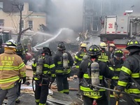 Cháy nổ dãy nhà ở thành phố New York khiến 1 người tử vong, làm bị thương 9 người