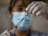 Chile trở thành quốc gia đầu tiên ở Mỹ Latin triển khai tiêm mũi vaccine COVID-19 thứ tư