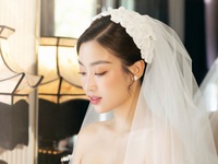 Hoa hậu Đỗ Mỹ Linh bật khóc trong đám cưới