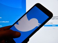 Twitter cấm các tài khoản chuyên theo dõi máy bay riêng