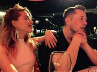 Tài khoản của Amber Heard bị xóa sau khi Elon Musk tiếp quản Twitter
