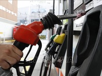 Nhật Bản trợ giá xăng dầu để bình ổn thị trường
