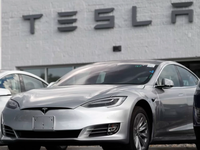 Tesla triệu hồi ô tô lần thứ tư trong hai tuần