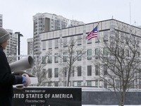 Mỹ sơ tán toàn bộ nhân viên ngoại giao khỏi Ukraine