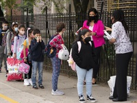 New York sẽ dỡ bỏ quy định đeo khẩu trang tại trường học trên toàn bang từ ngày 2/3