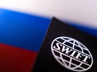 Nga bị loại ra khỏi SWIFT, Việt Nam có bị ảnh hưởng?