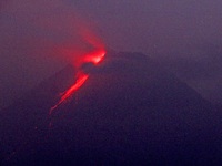Núi lửa Merapi ở Indonesia phun trào, hàng trăm cư dân sơ tán khẩn cấp
